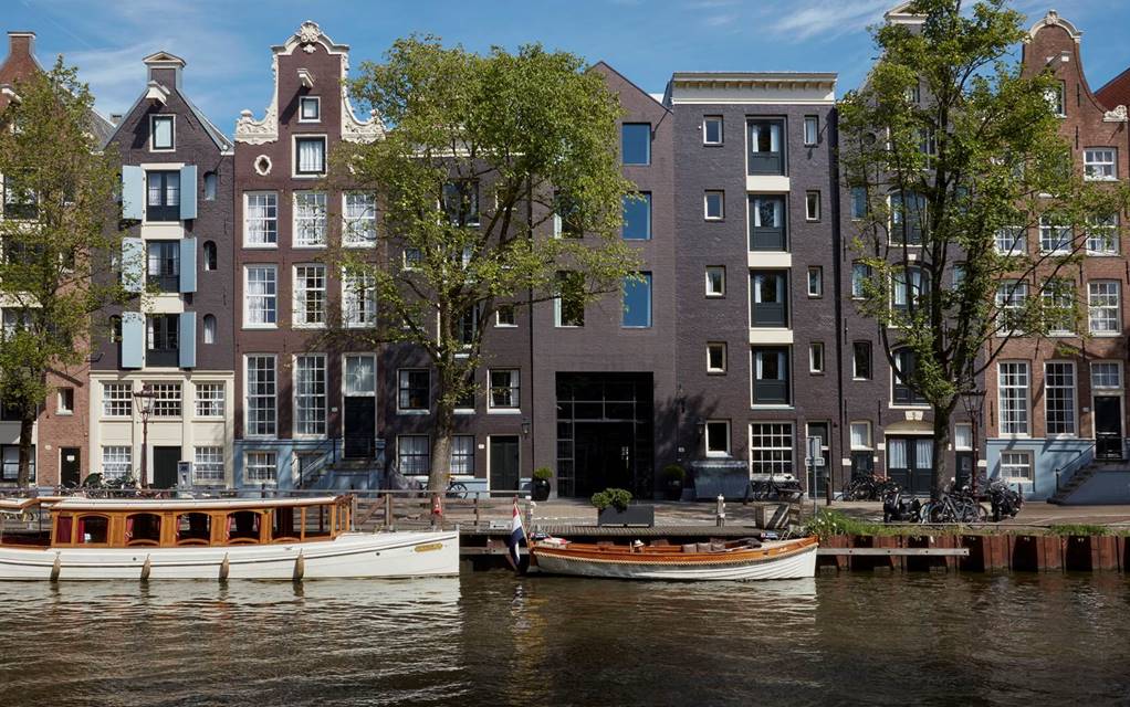 Exterior of Pulitzer Amsterdam sitting on the canal